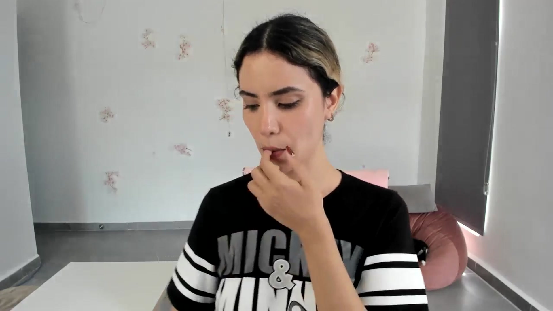 Gallery image thumbnail from NancyyB's myfreecams stream on, 07/08/2024, 16:23 image 19 of 20