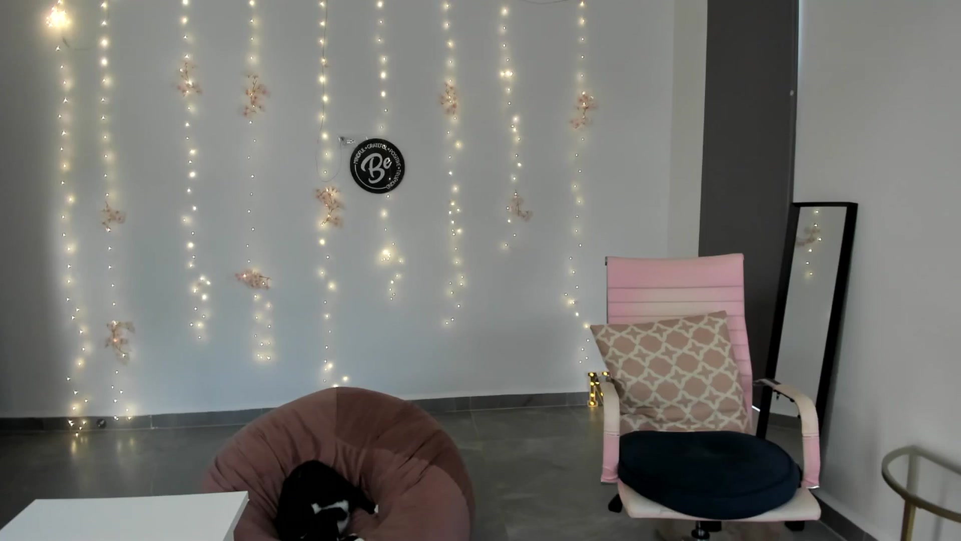 Gallery image thumbnail from NancyyB's myfreecams stream on, 08/06/2024, 01:59 image 6 of 20