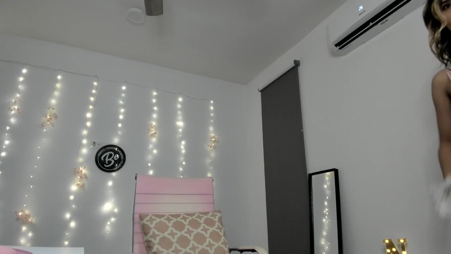Gallery image thumbnail from NancyyB's myfreecams stream on, 08/06/2024, 03:37 image 1 of 20