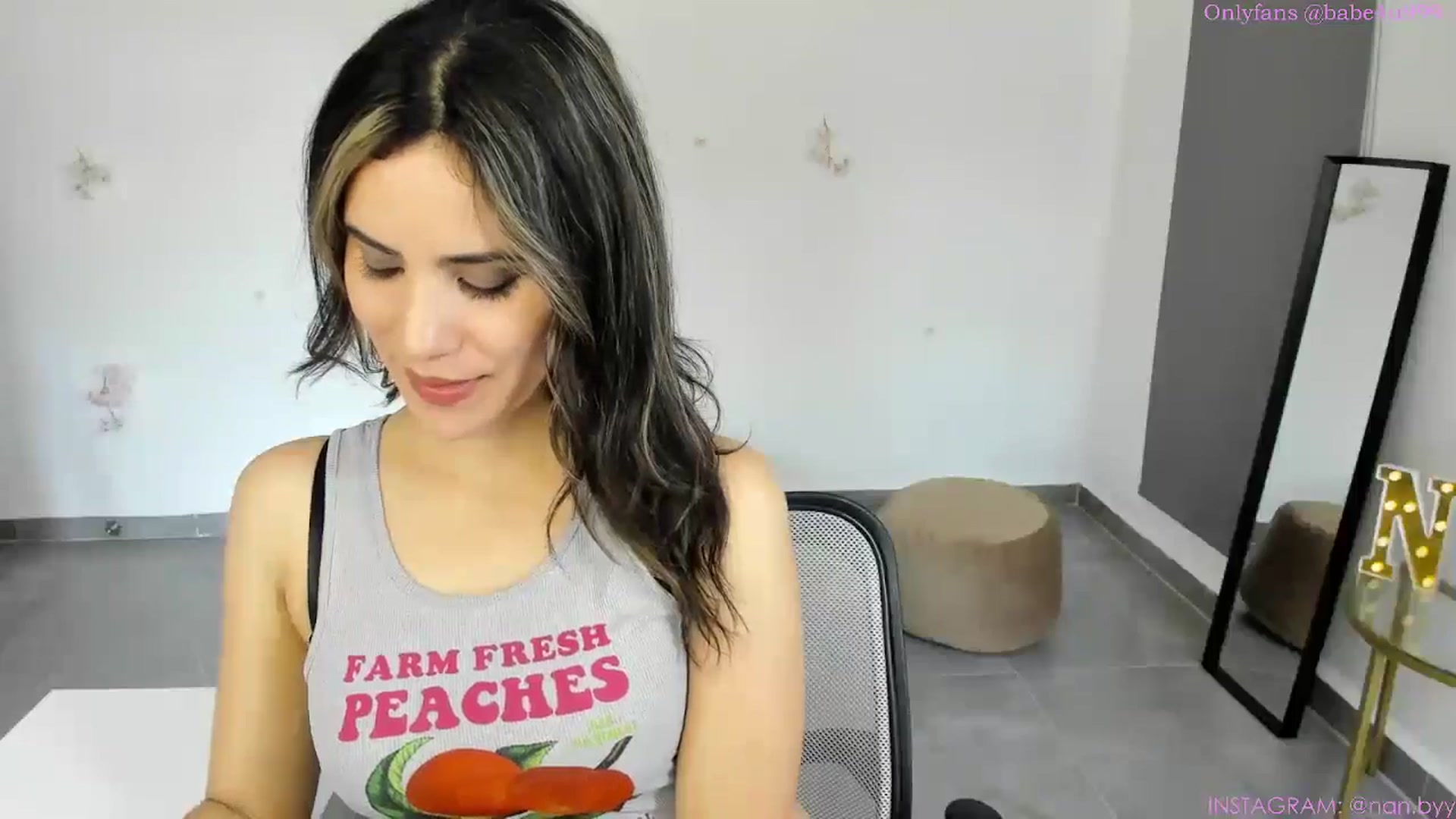 Gallery image thumbnail from NancyyB's myfreecams stream on, 10/09/2024, 16:40 image 7 of 20