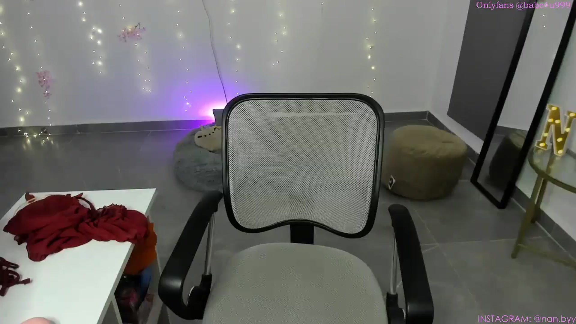 Gallery image thumbnail from NancyyB's myfreecams stream on, 10/17/2024, 01:13 image 20 of 20