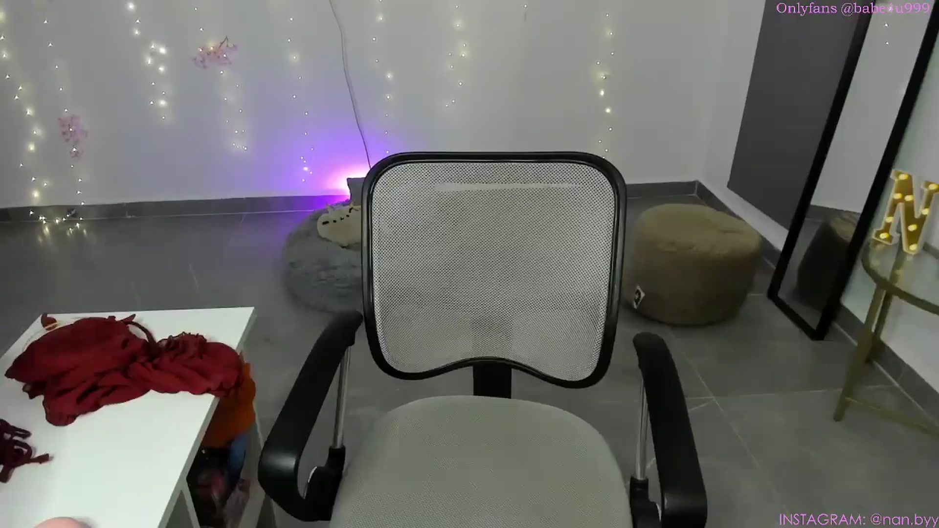 Gallery image thumbnail from NancyyB's myfreecams stream on, 10/17/2024, 01:13 image 19 of 20