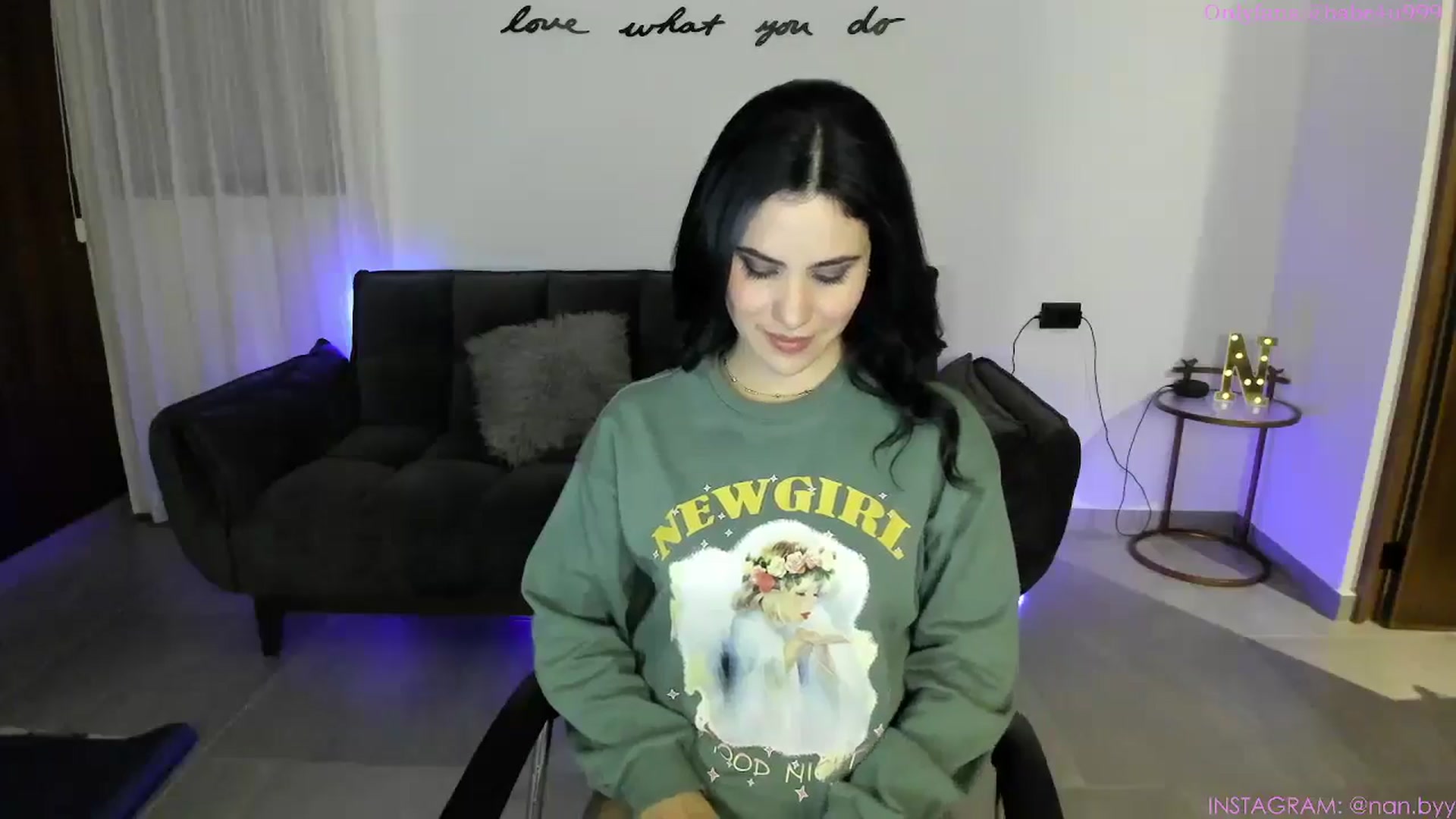 Gallery image thumbnail from NancyyB's myfreecams stream on, 01/16/2025, 03:15 image 6 of 20