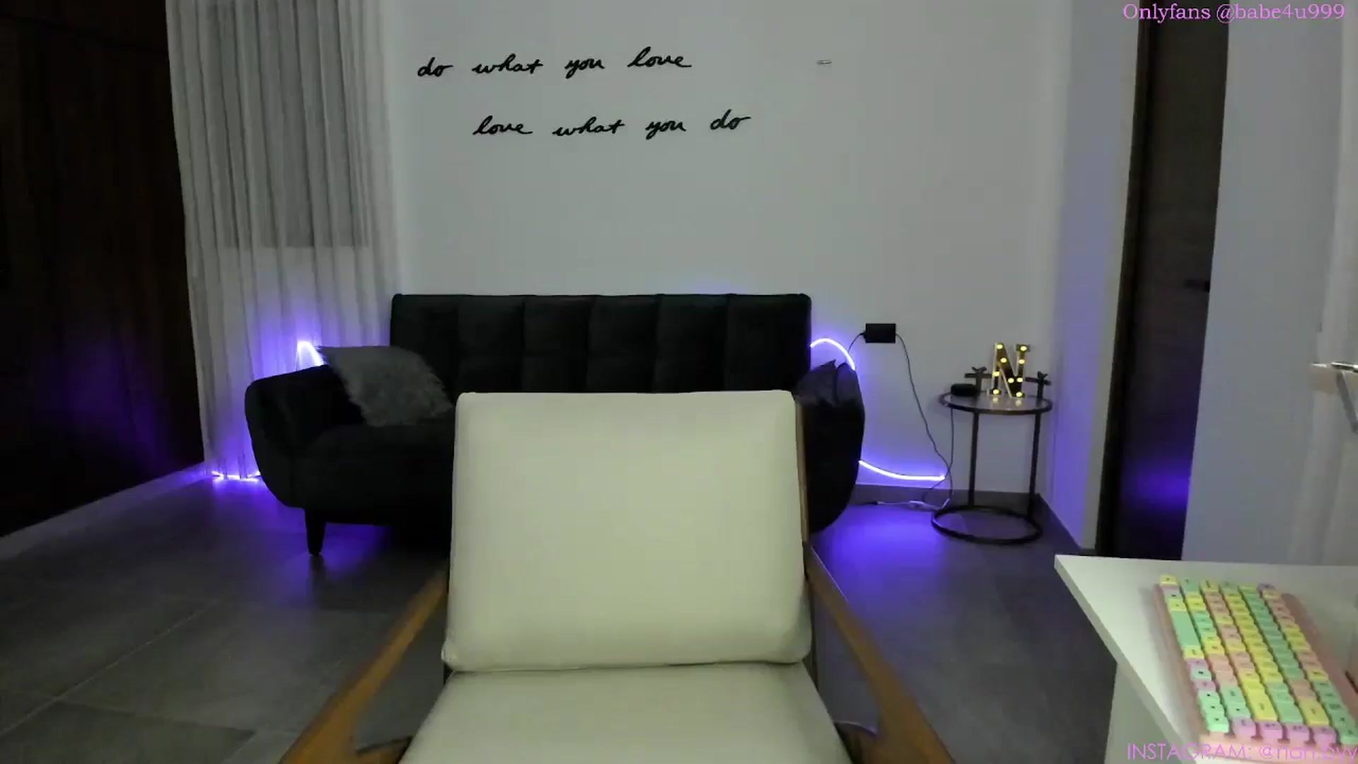 Gallery image thumbnail from NancyyB's myfreecams stream on, 01/24/2025, 04:28 image 5 of 20