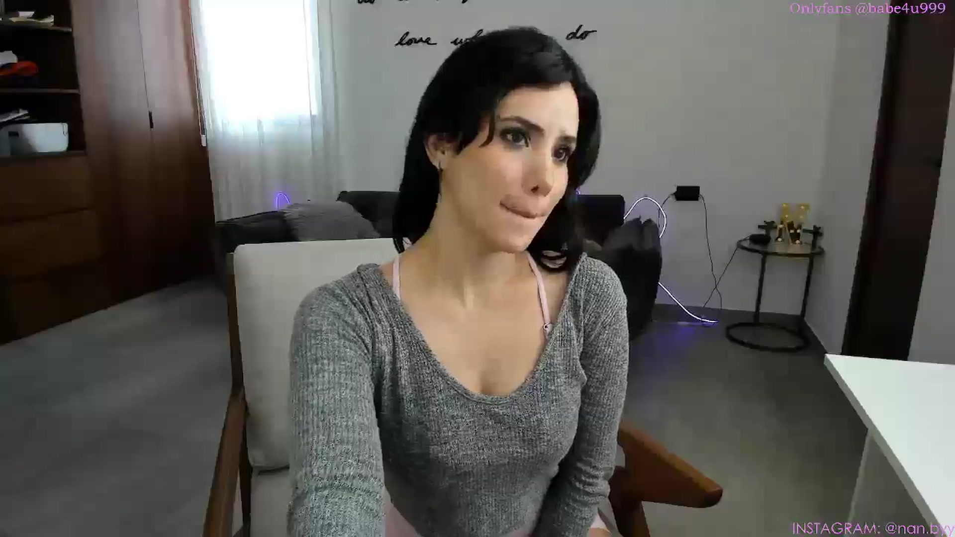 Gallery image thumbnail from NancyyB's myfreecams stream on, 01/30/2025, 22:14 image 11 of 20