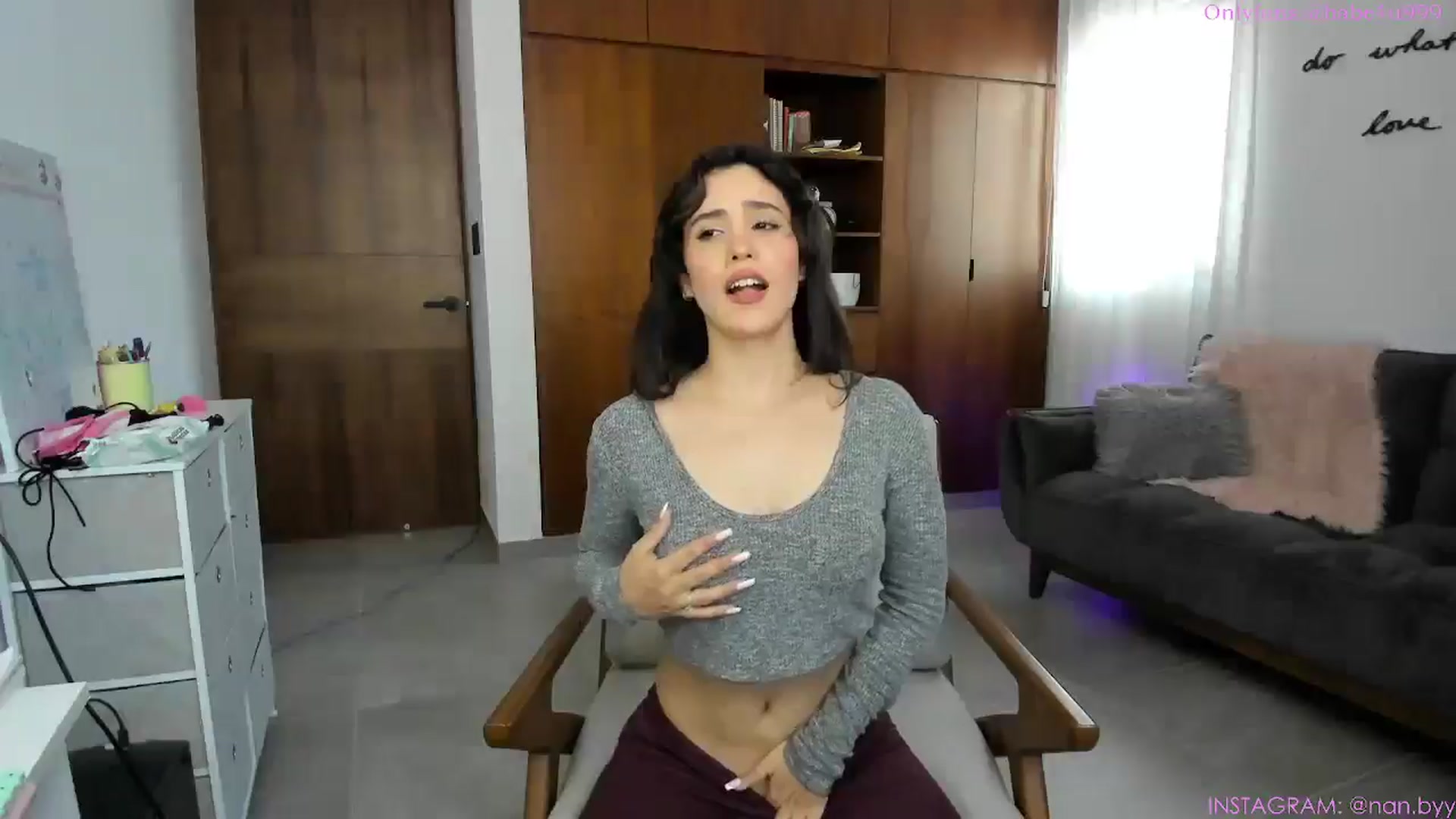 Gallery image thumbnail from NancyyB's myfreecams stream on, 02/18/2025, 23:59 image 12 of 20