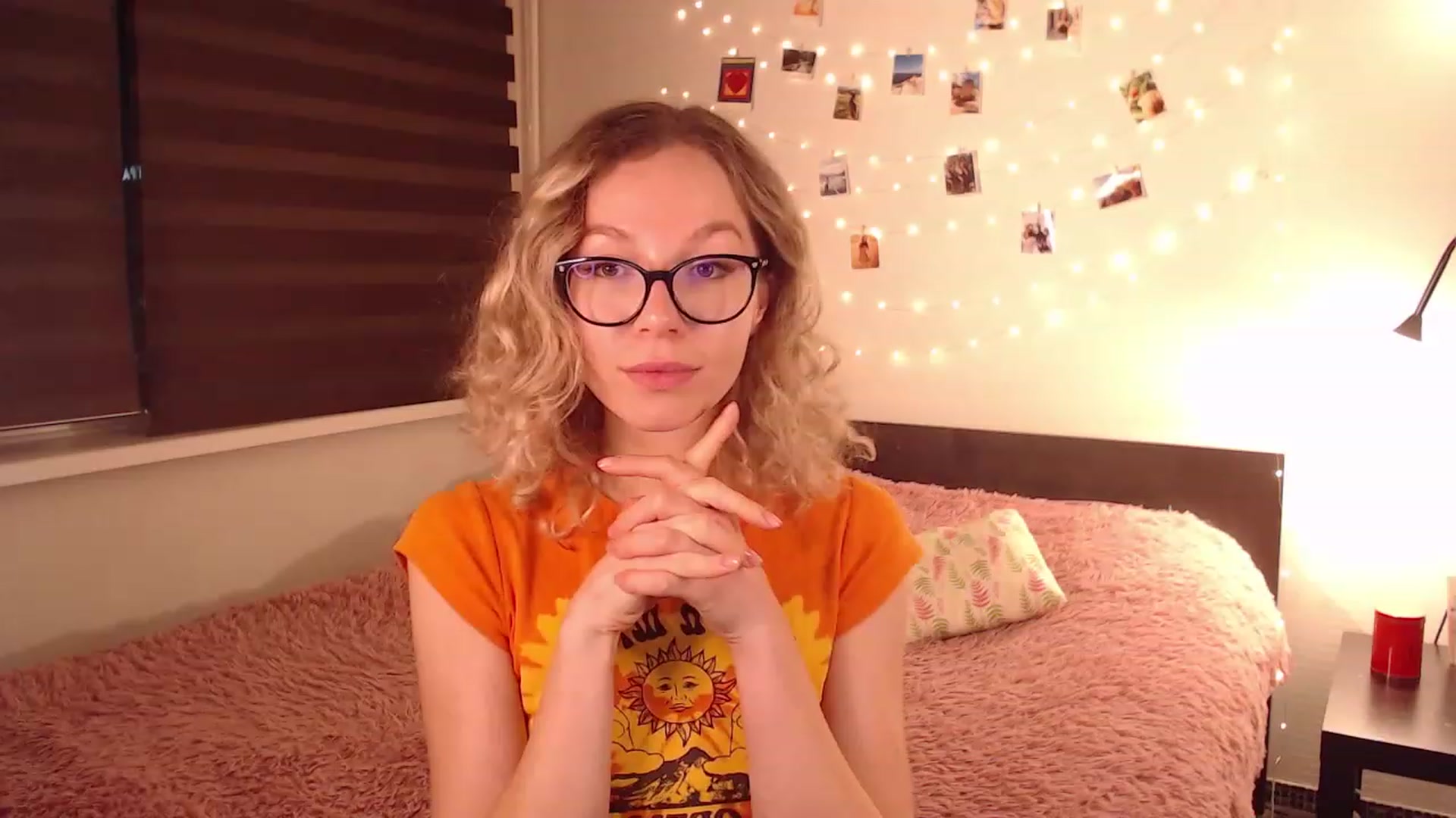 Gallery image thumbnail from Nansyfox1's myfreecams stream on, 11/17/2022, 20:04 image 8 of 20