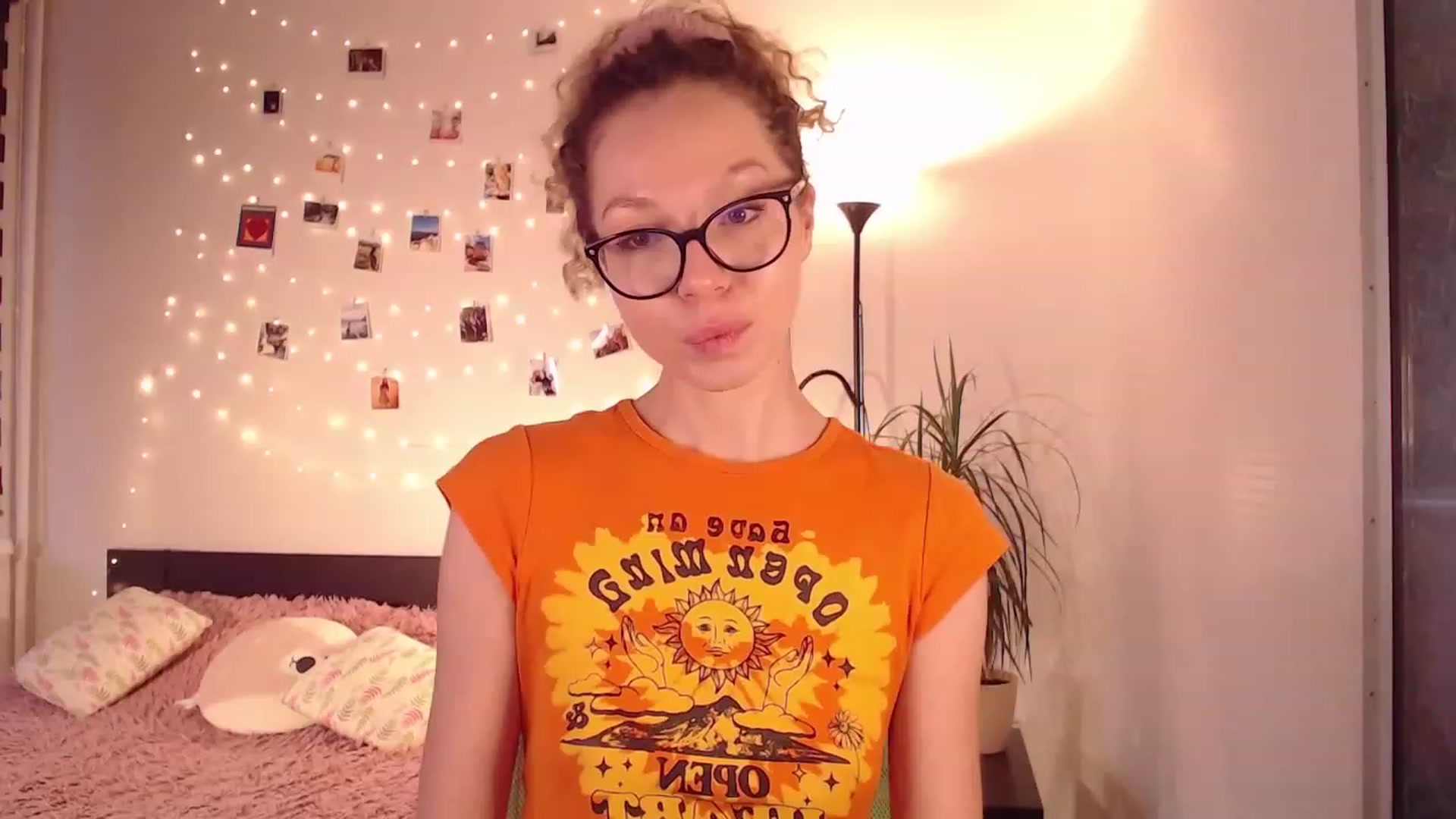 Gallery image thumbnail from Nansyfox1's myfreecams stream on, 12/12/2022, 11:24 image 15 of 20