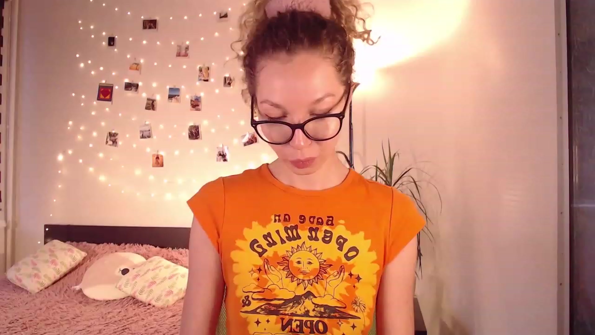 Gallery image thumbnail from Nansyfox1's myfreecams stream on, 12/12/2022, 11:24 image 10 of 20