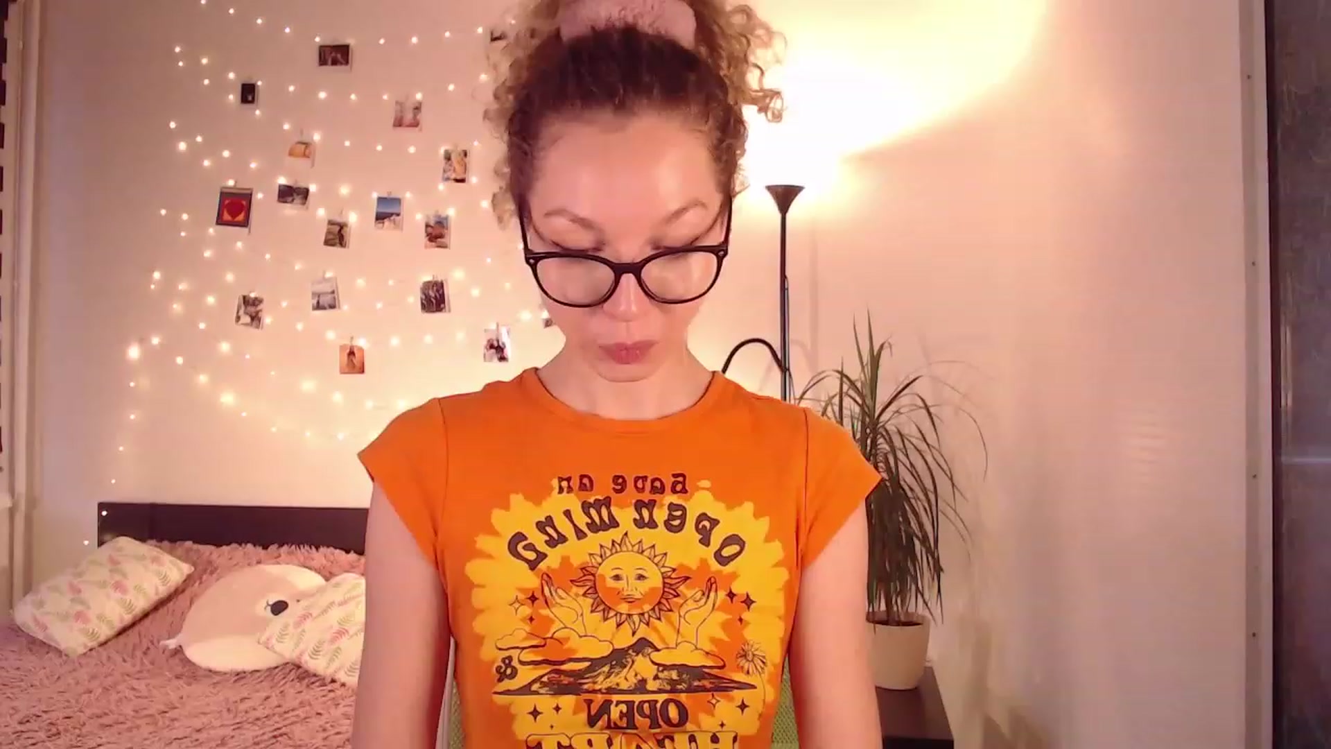 Gallery image thumbnail from Nansyfox1's myfreecams stream on, 12/12/2022, 11:24 image 13 of 20