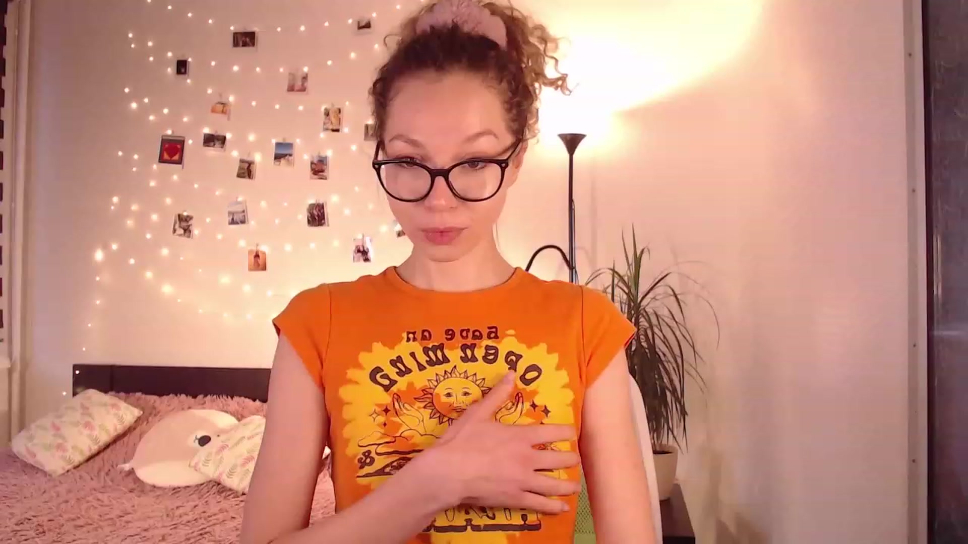 Gallery image thumbnail from Nansyfox1's myfreecams stream on, 12/12/2022, 11:24 image 3 of 20
