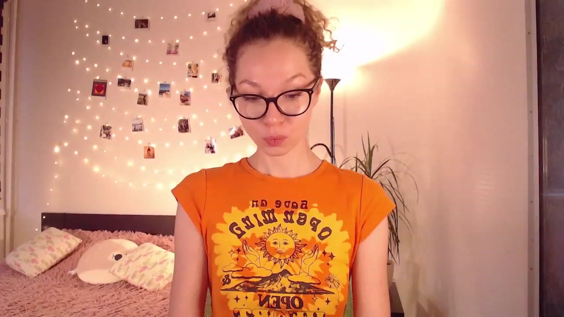 Gallery image thumbnail from Nansyfox1's myfreecams stream on, 12/12/2022, 11:24 image 20 of 20