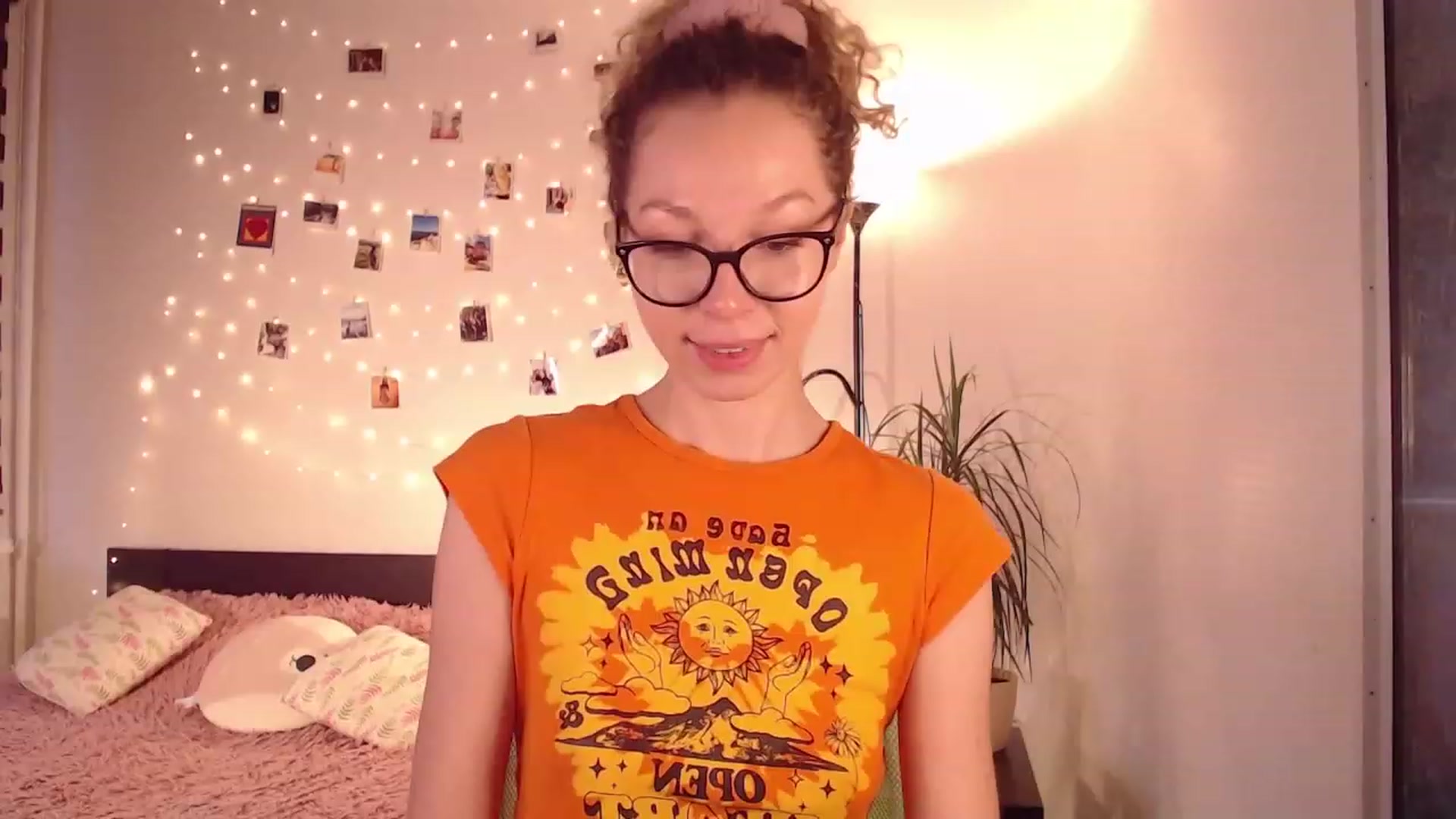 Gallery image thumbnail from Nansyfox1's myfreecams stream on, 12/12/2022, 11:24 image 16 of 20
