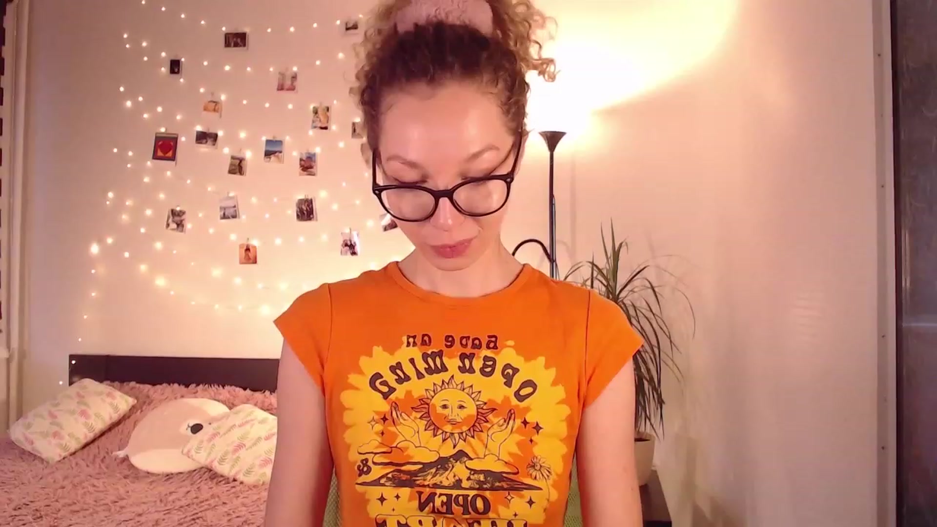Gallery image thumbnail from Nansyfox1's myfreecams stream on, 12/12/2022, 11:24 image 14 of 20