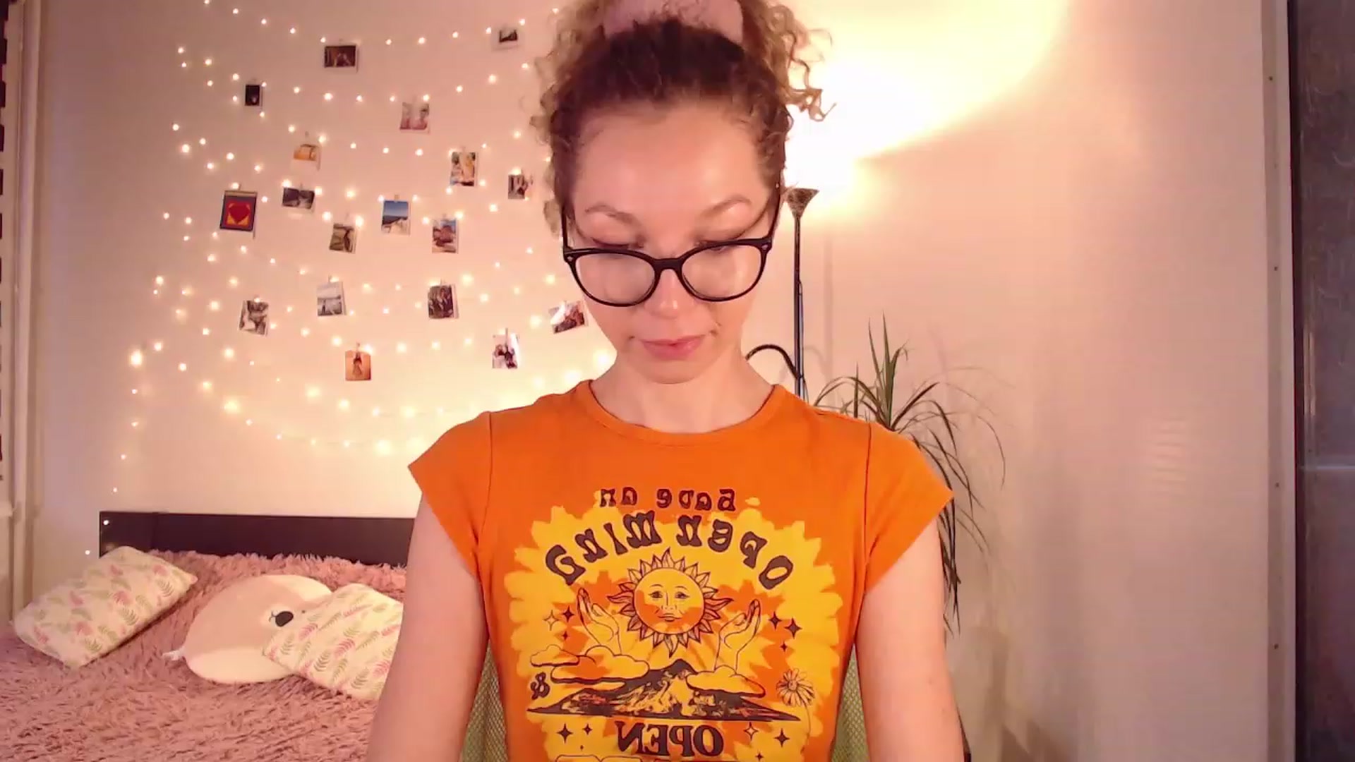 Gallery image thumbnail from Nansyfox1's myfreecams stream on, 12/12/2022, 11:24 image 17 of 20