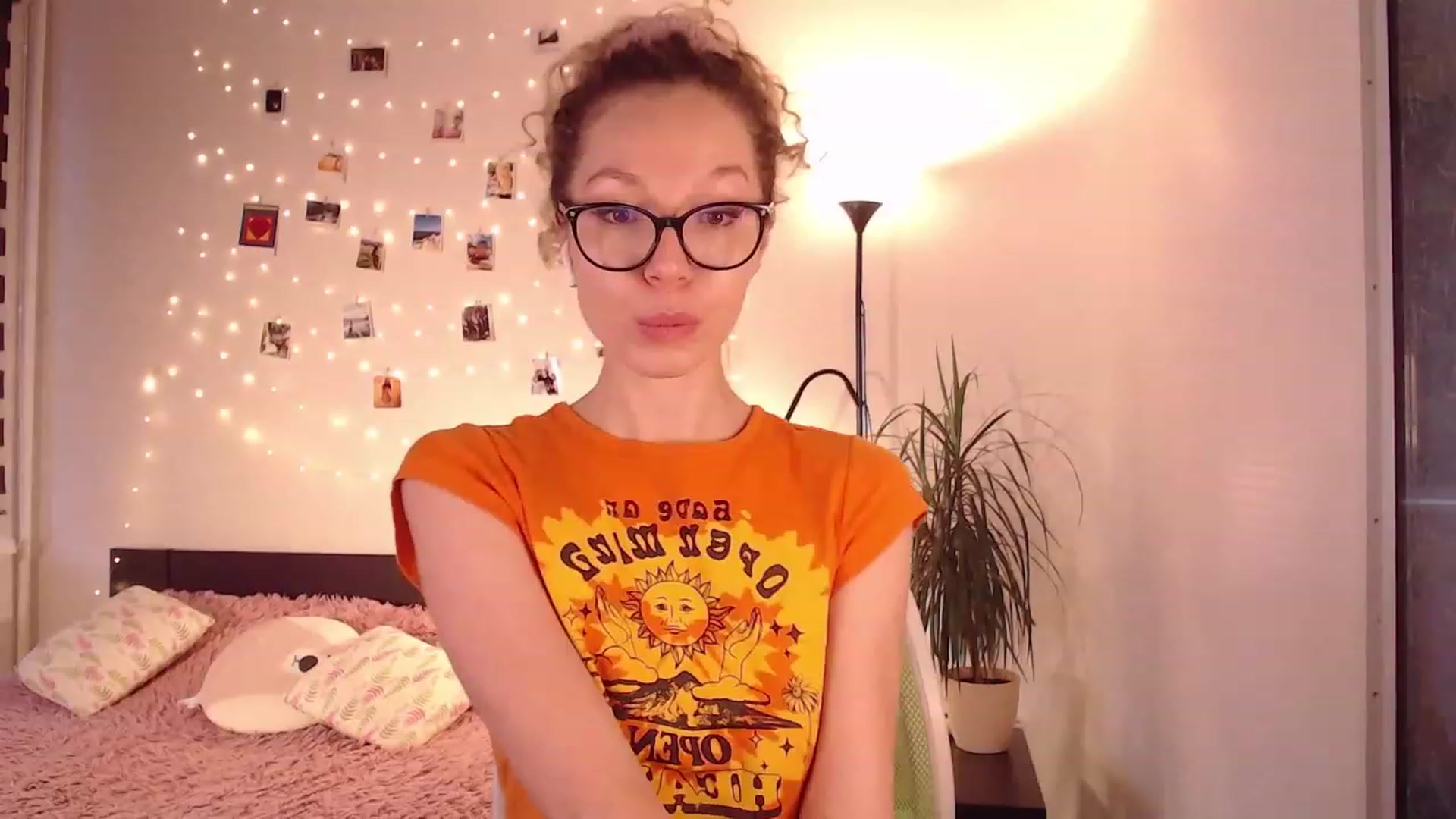 Gallery image thumbnail from Nansyfox1's myfreecams stream on, 12/12/2022, 11:24 image 9 of 20