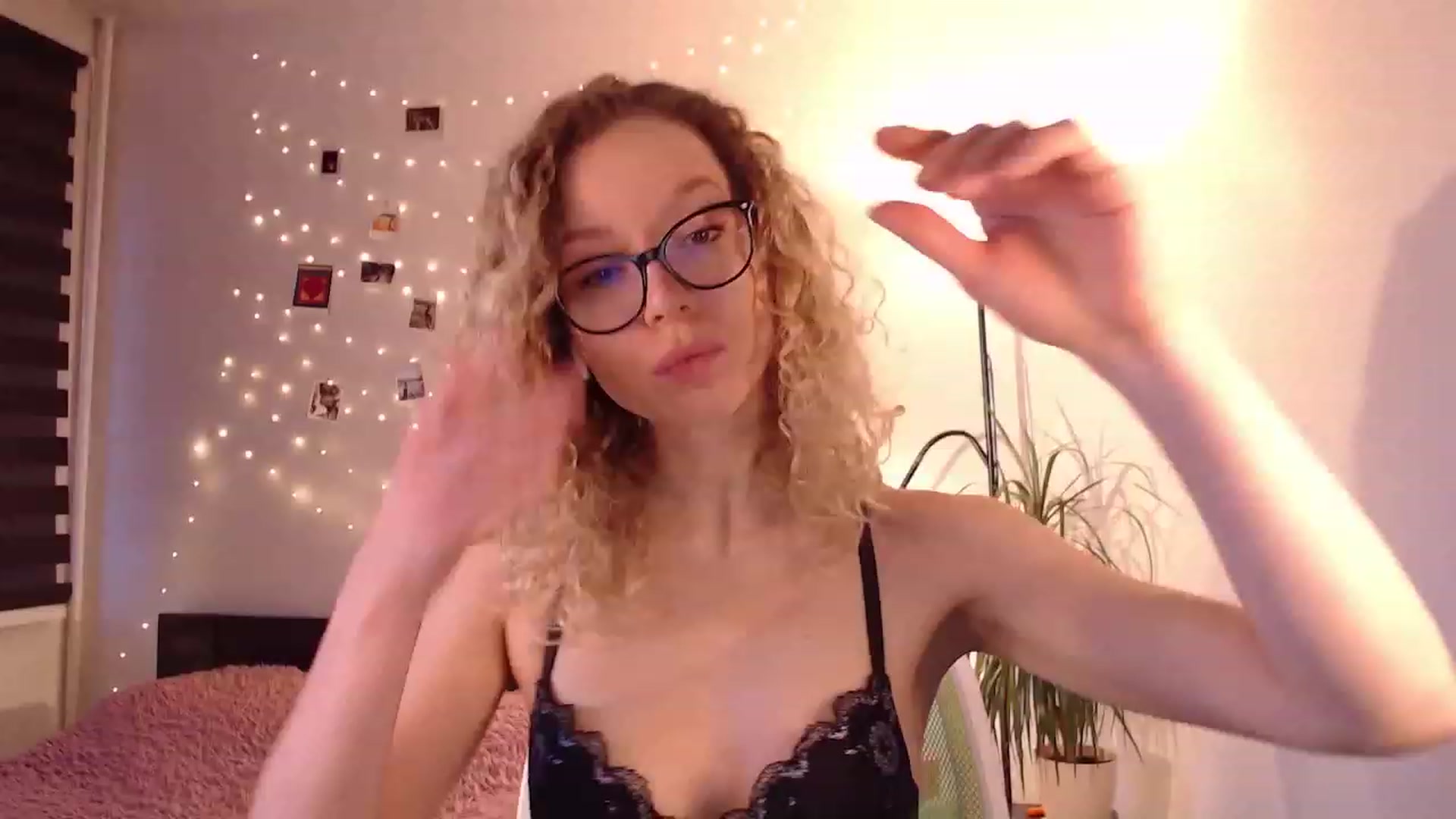 Gallery image thumbnail from Nansyfox1's myfreecams stream on, 01/02/2023, 14:23 image 2 of 20