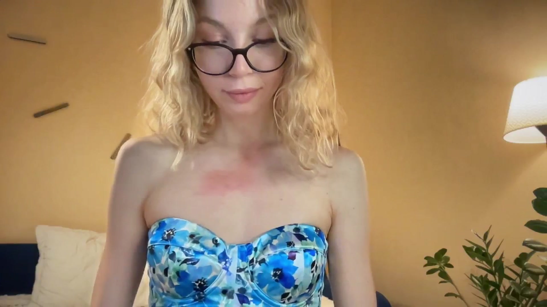 Gallery image thumbnail from Nansyfox1's myfreecams stream on, 11/25/2024, 17:40 image 2 of 20
