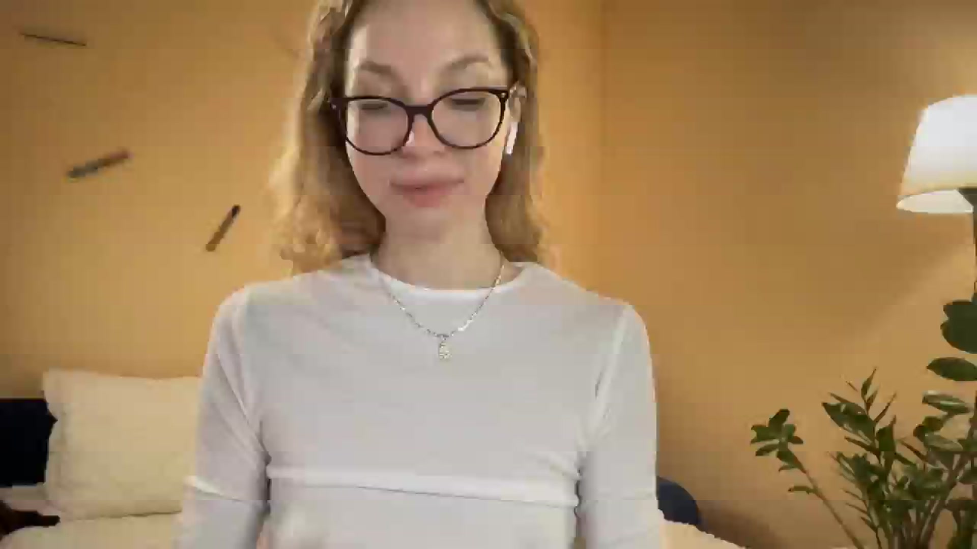 Gallery image thumbnail from Nansyfox1's myfreecams stream on, 11/27/2024, 17:46 image 10 of 20