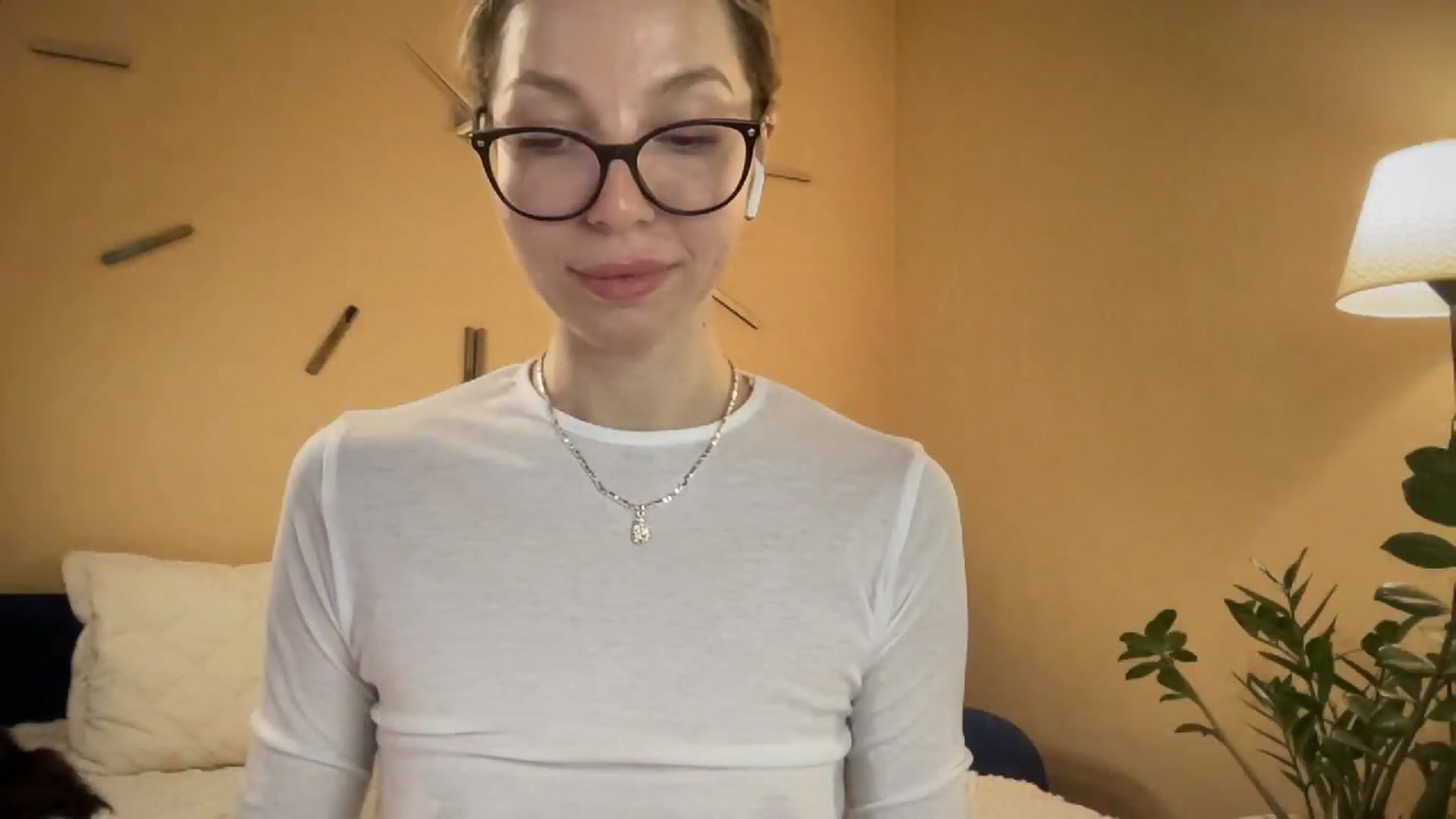 Gallery image thumbnail from Nansyfox1's myfreecams stream on, 11/27/2024, 17:46 image 6 of 20