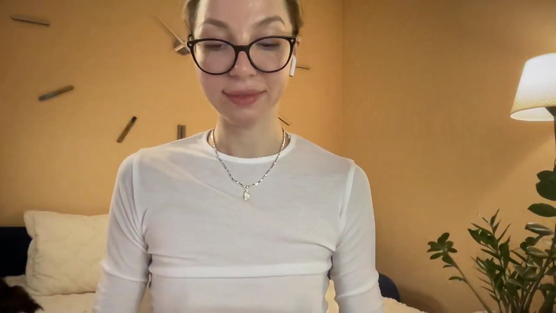 Gallery image thumbnail from Nansyfox1's myfreecams stream on, 11/27/2024, 17:46 image 3 of 20