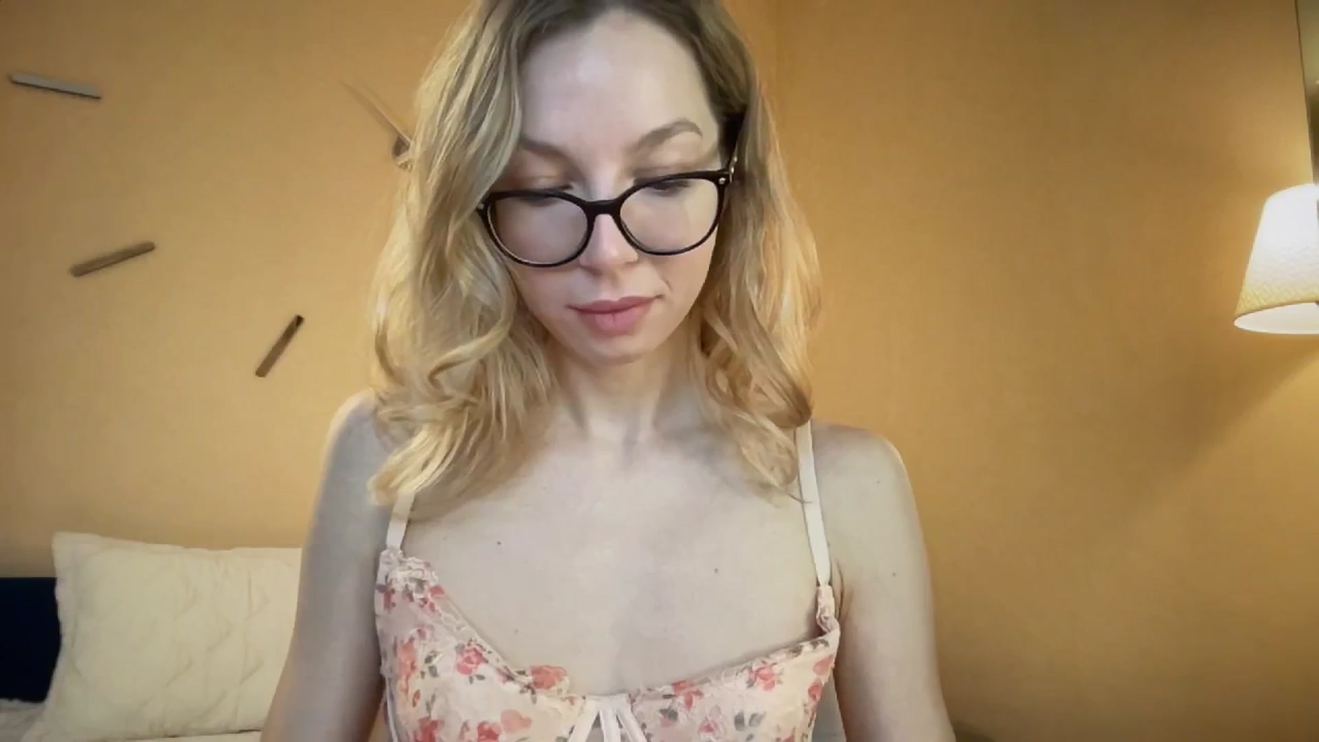Gallery image thumbnail from Nansyfox1's myfreecams stream on, 12/02/2024, 11:05 image 8 of 20