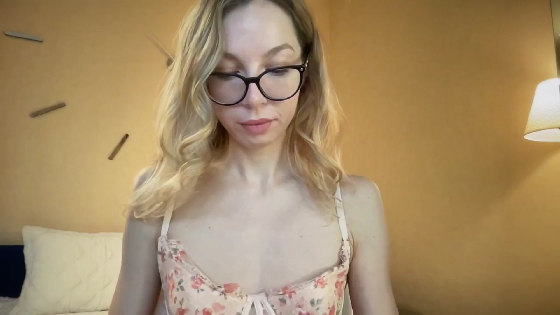 Gallery image thumbnail from Nansyfox1's myfreecams stream on, 12/02/2024, 11:05 image 6 of 20