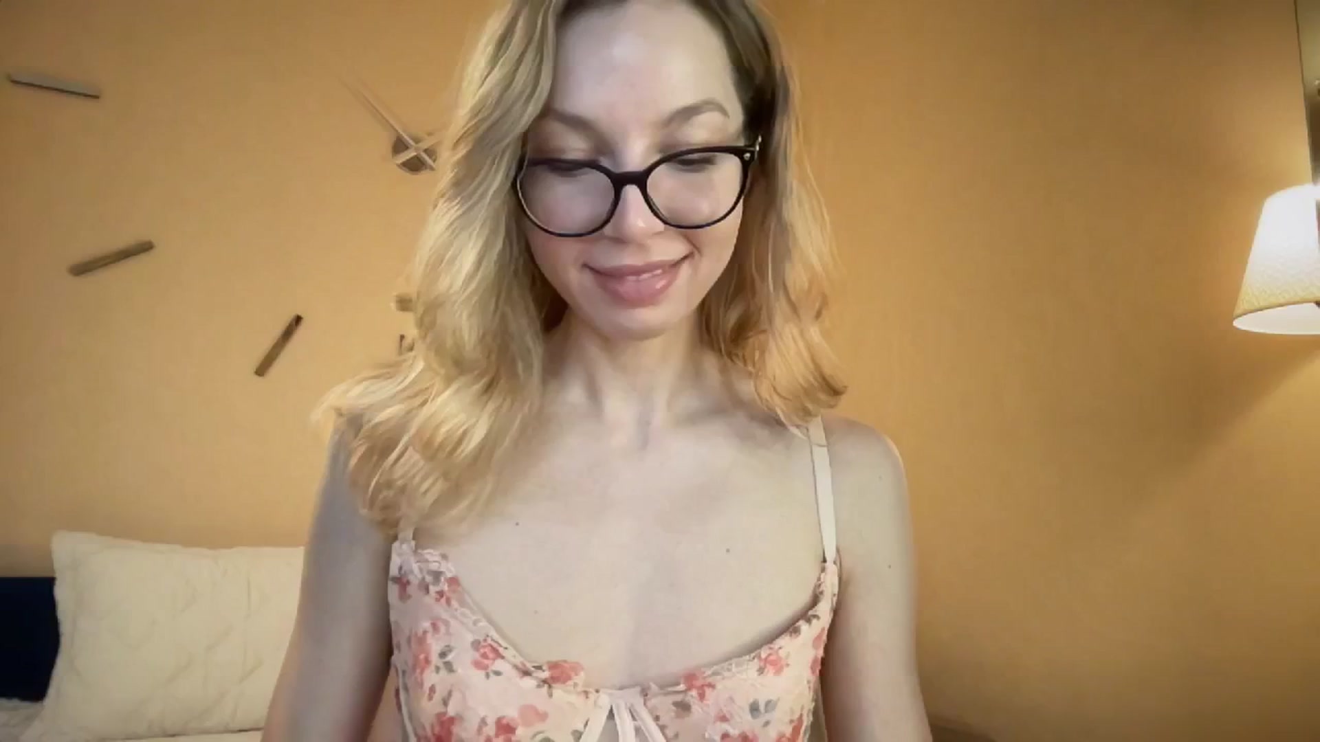 Gallery image thumbnail from Nansyfox1's myfreecams stream on, 12/02/2024, 11:05 image 19 of 20
