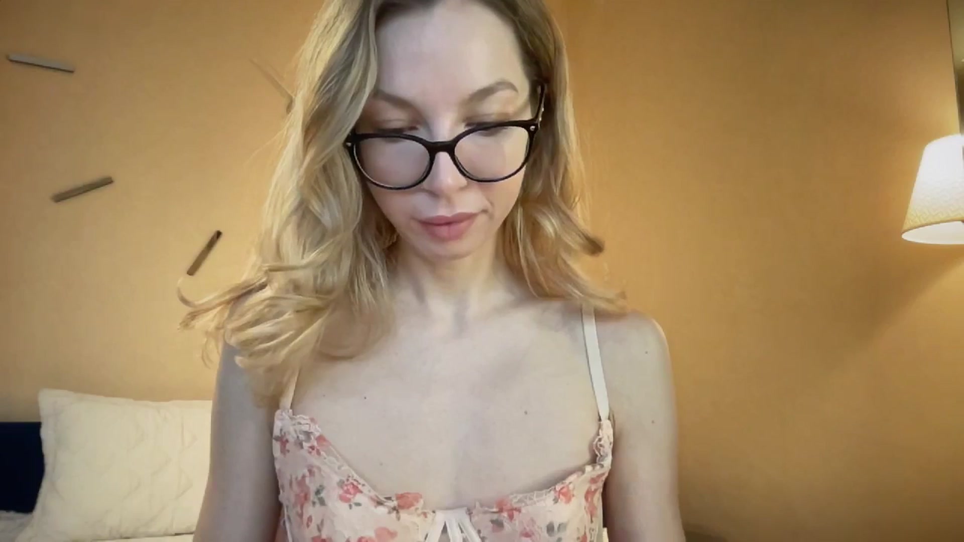 Gallery image thumbnail from Nansyfox1's myfreecams stream on, 12/02/2024, 11:05 image 2 of 20