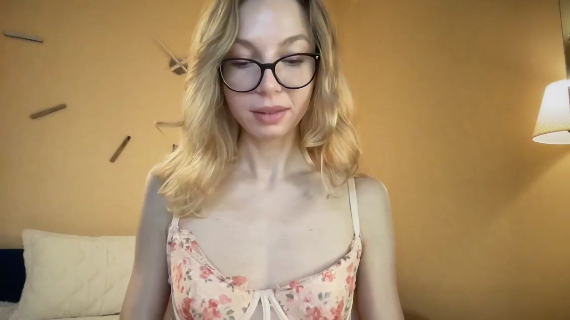 Gallery image thumbnail from Nansyfox1's myfreecams stream on, 12/02/2024, 11:05 image 17 of 20