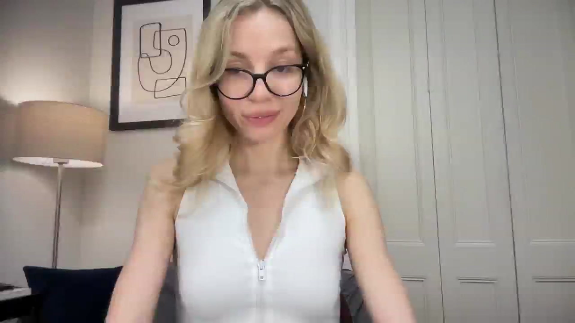 Gallery image thumbnail from Nansyfox1's myfreecams stream on, 12/09/2024, 16:14 image 18 of 20