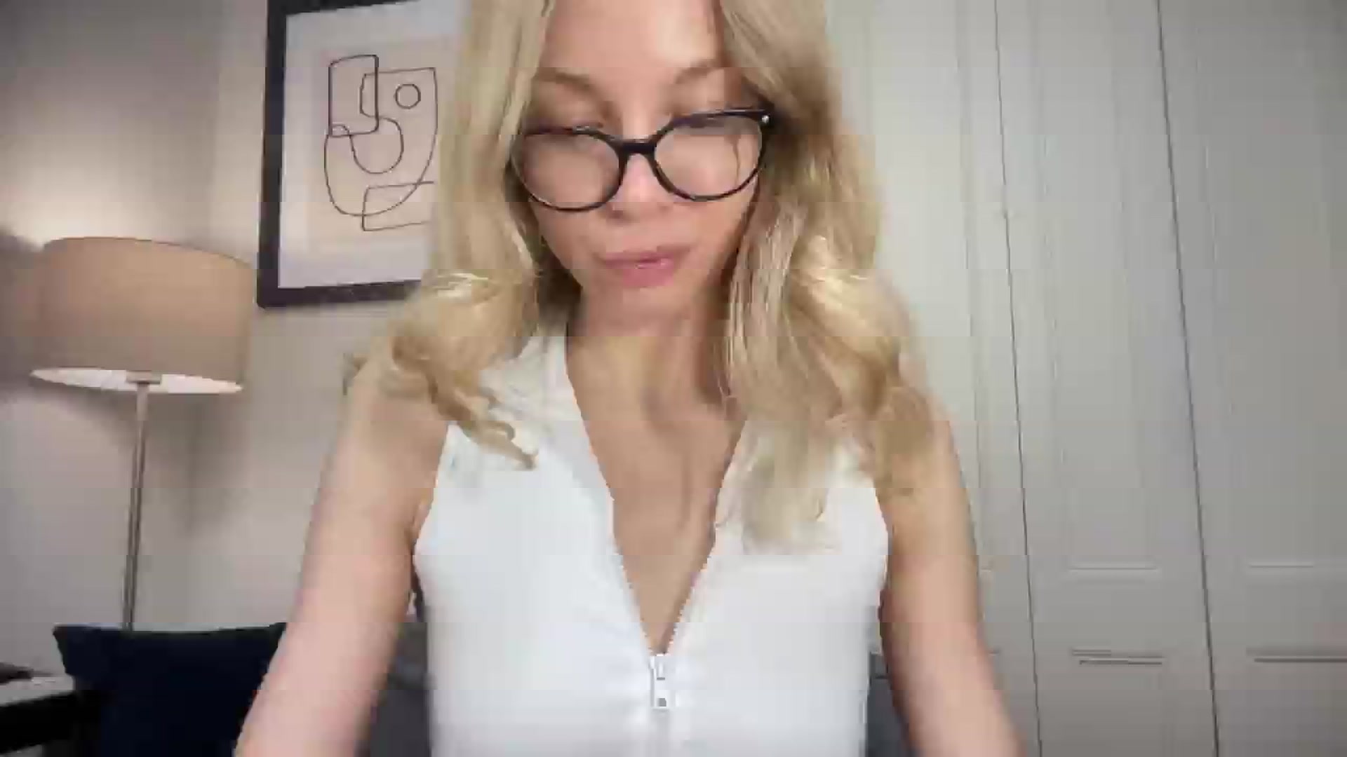 Gallery image thumbnail from Nansyfox1's myfreecams stream on, 12/09/2024, 16:14 image 4 of 20
