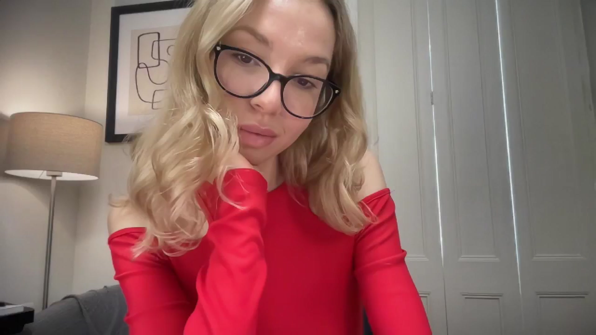 Gallery image thumbnail from Nansyfox1's myfreecams stream on, 12/10/2024, 10:07 image 12 of 20