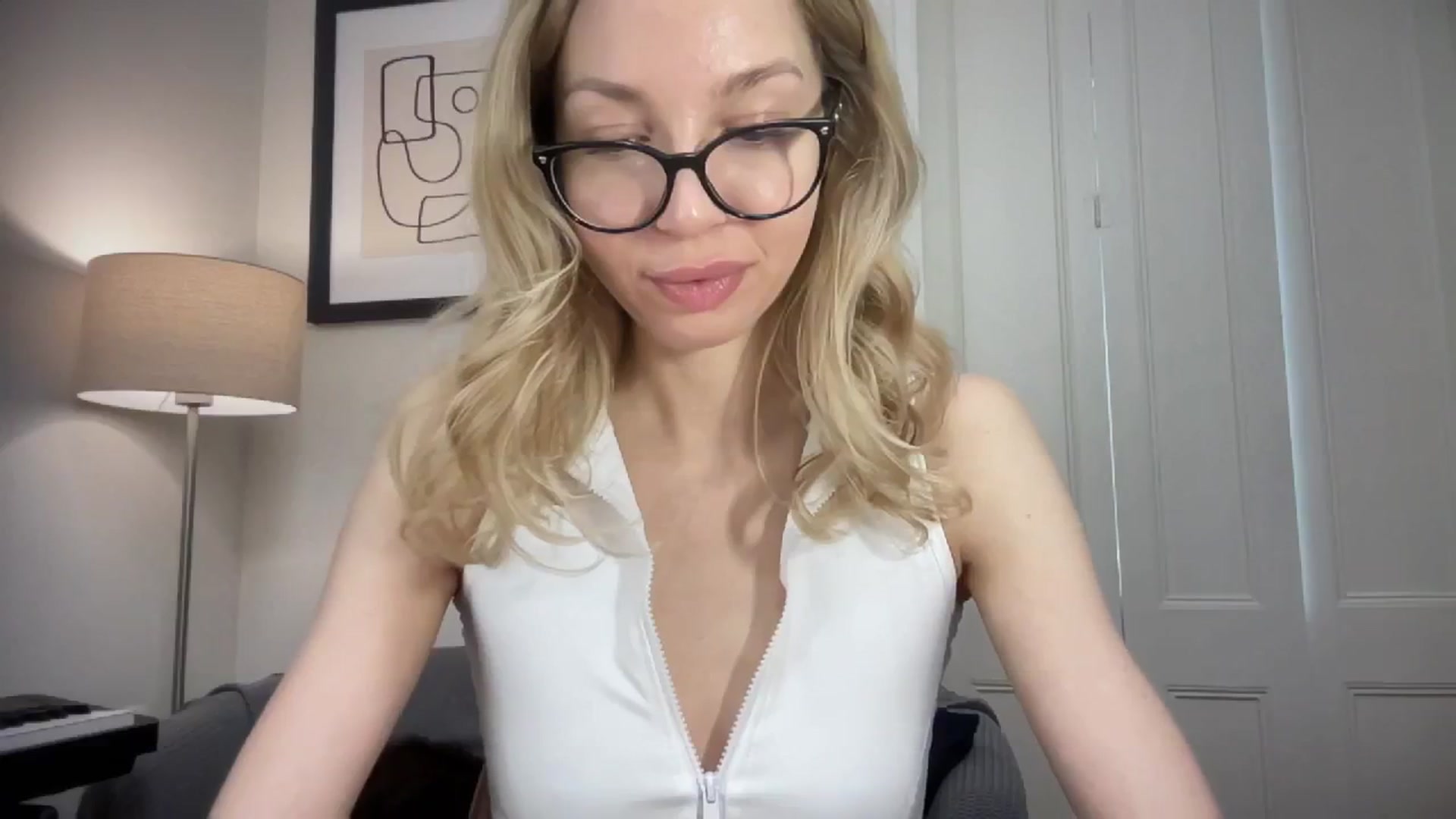 Gallery image thumbnail from Nansyfox1's myfreecams stream on, 12/11/2024, 12:31 image 13 of 20