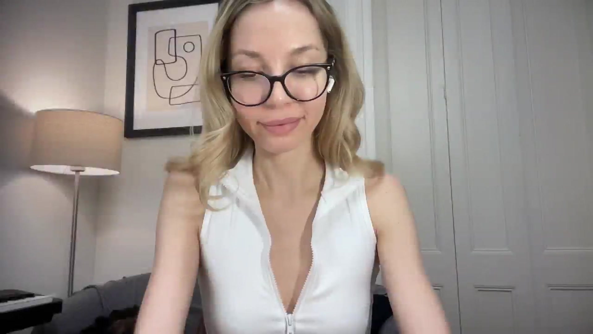 Gallery image thumbnail from Nansyfox1's myfreecams stream on, 12/11/2024, 16:00 image 7 of 20