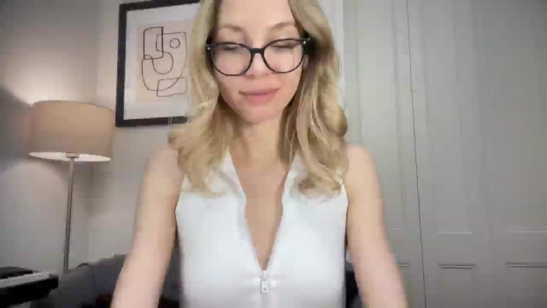 Gallery image thumbnail from Nansyfox1's myfreecams stream on, 12/11/2024, 16:00 image 4 of 20