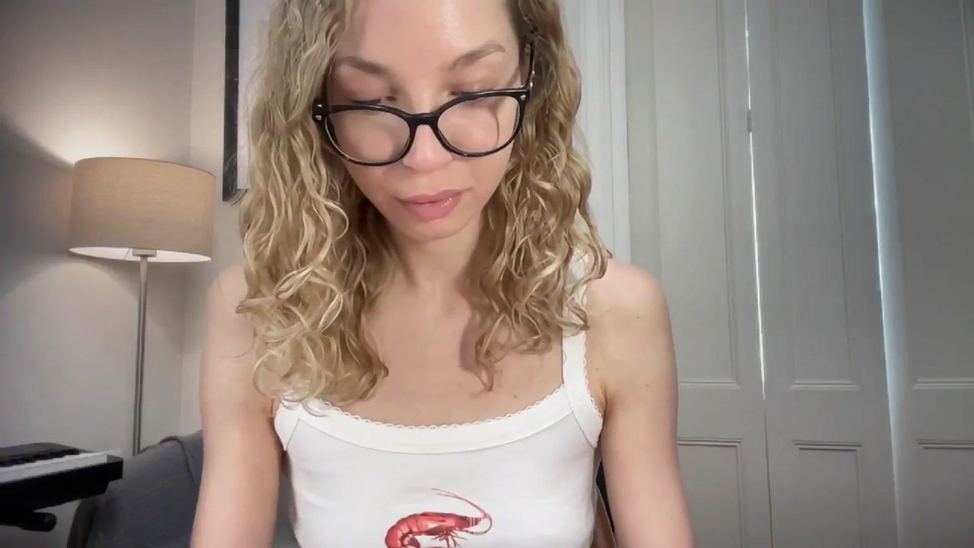 Gallery image thumbnail from Nansyfox1's myfreecams stream on, 12/12/2024, 10:14 image 16 of 20