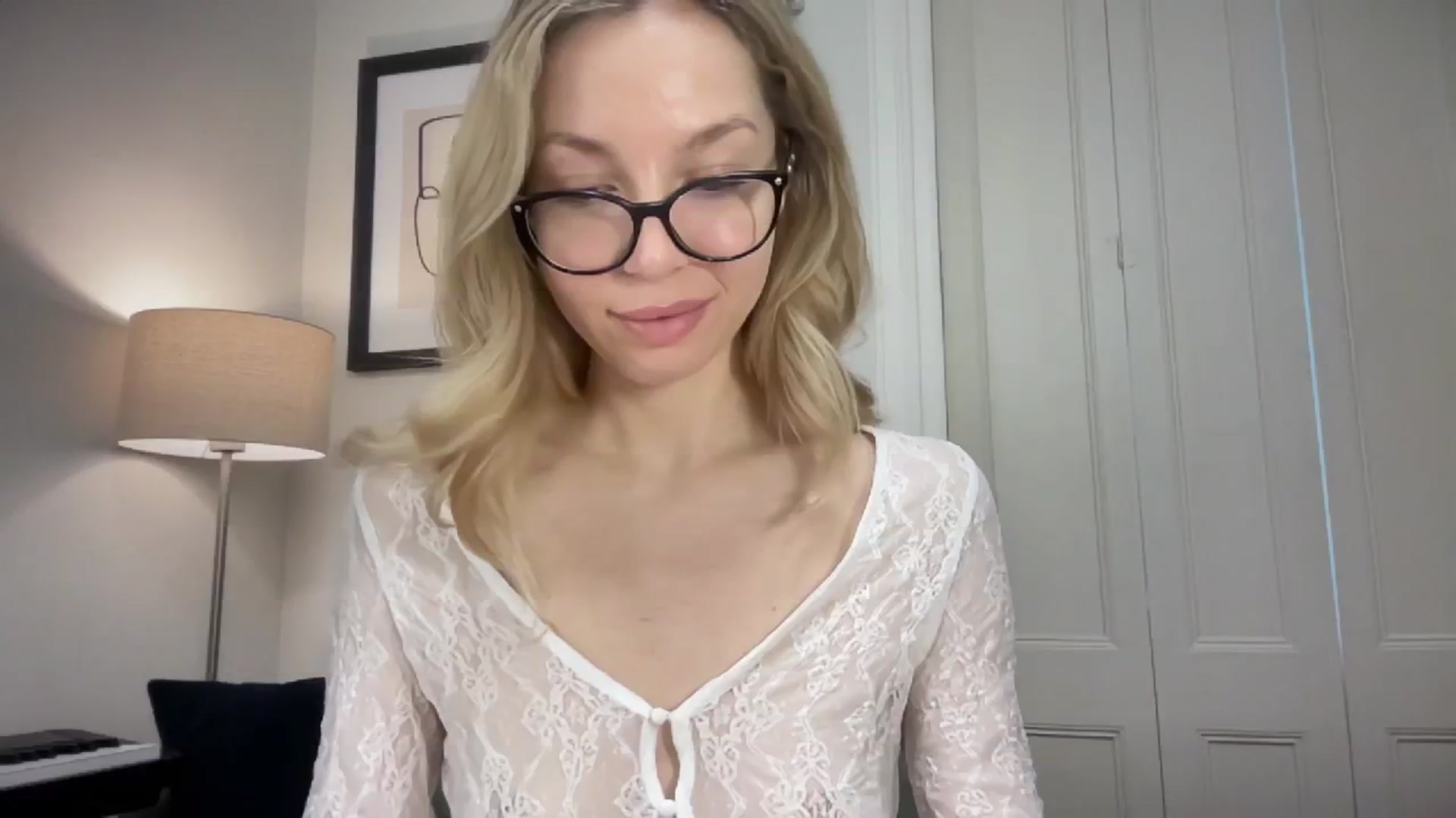 Gallery image thumbnail from Nansyfox1's myfreecams stream on, 12/14/2024, 12:02 image 15 of 20