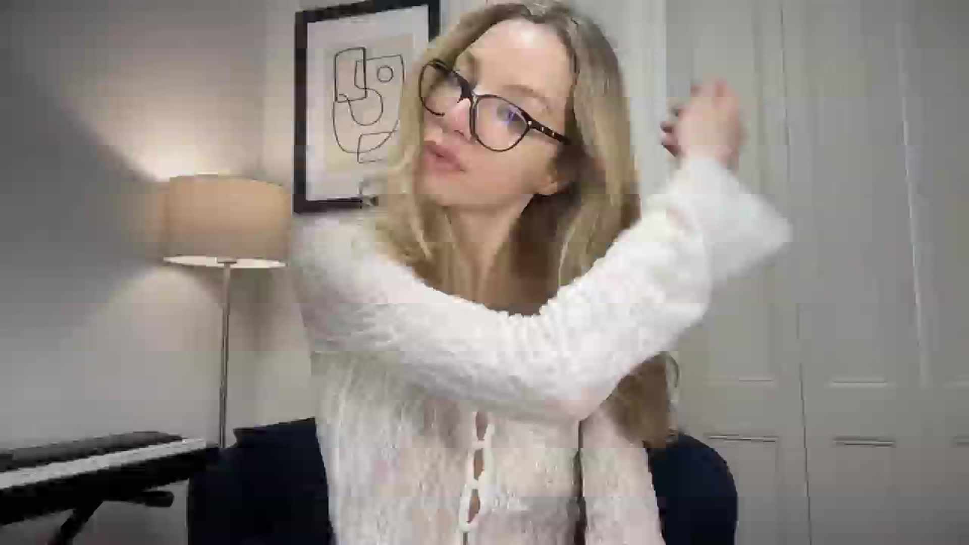 Gallery image thumbnail from Nansyfox1's myfreecams stream on, 12/18/2024, 13:32 image 2 of 20