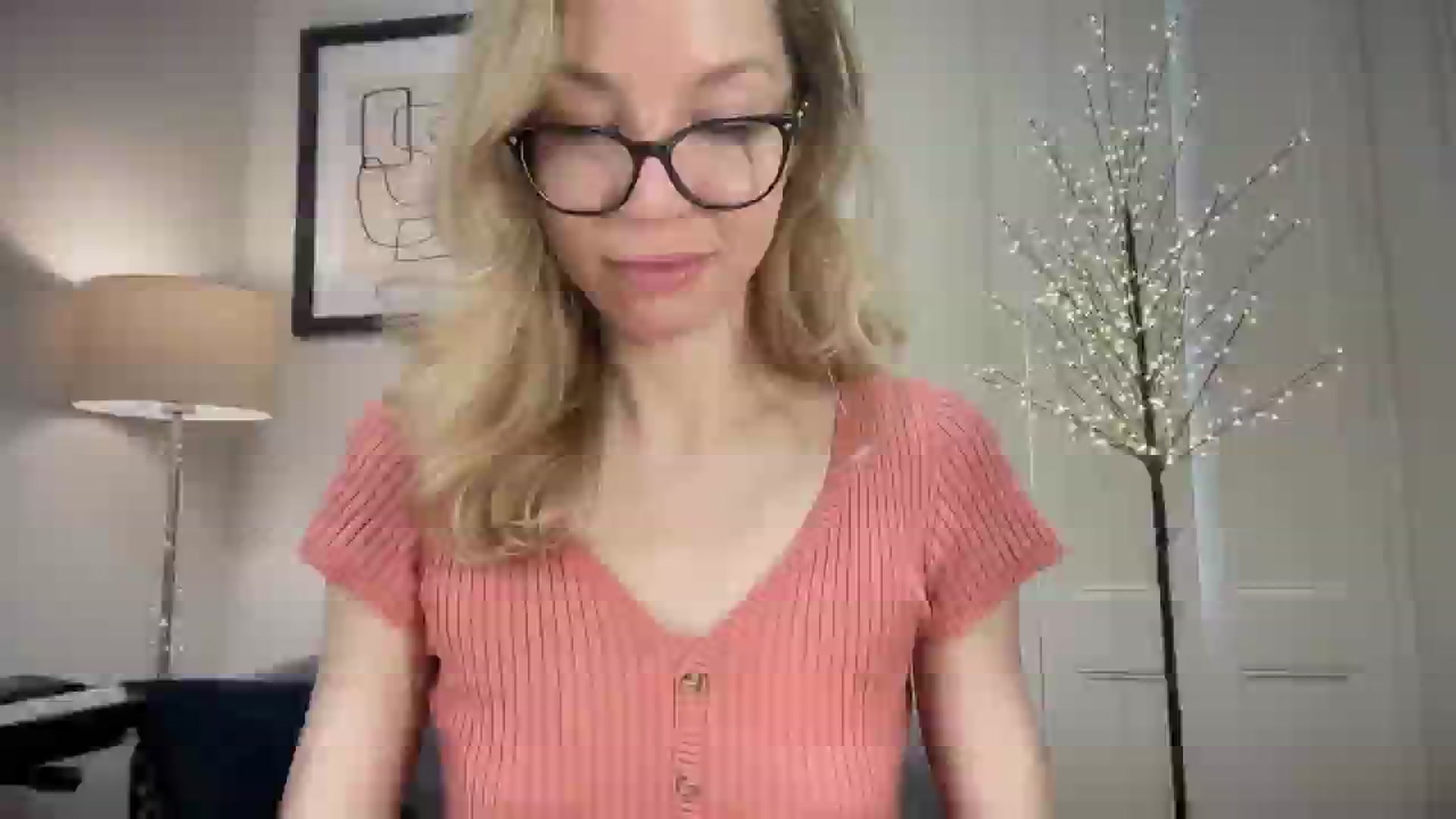 Gallery image thumbnail from Nansyfox1's myfreecams stream on, 12/24/2024, 10:49 image 2 of 20