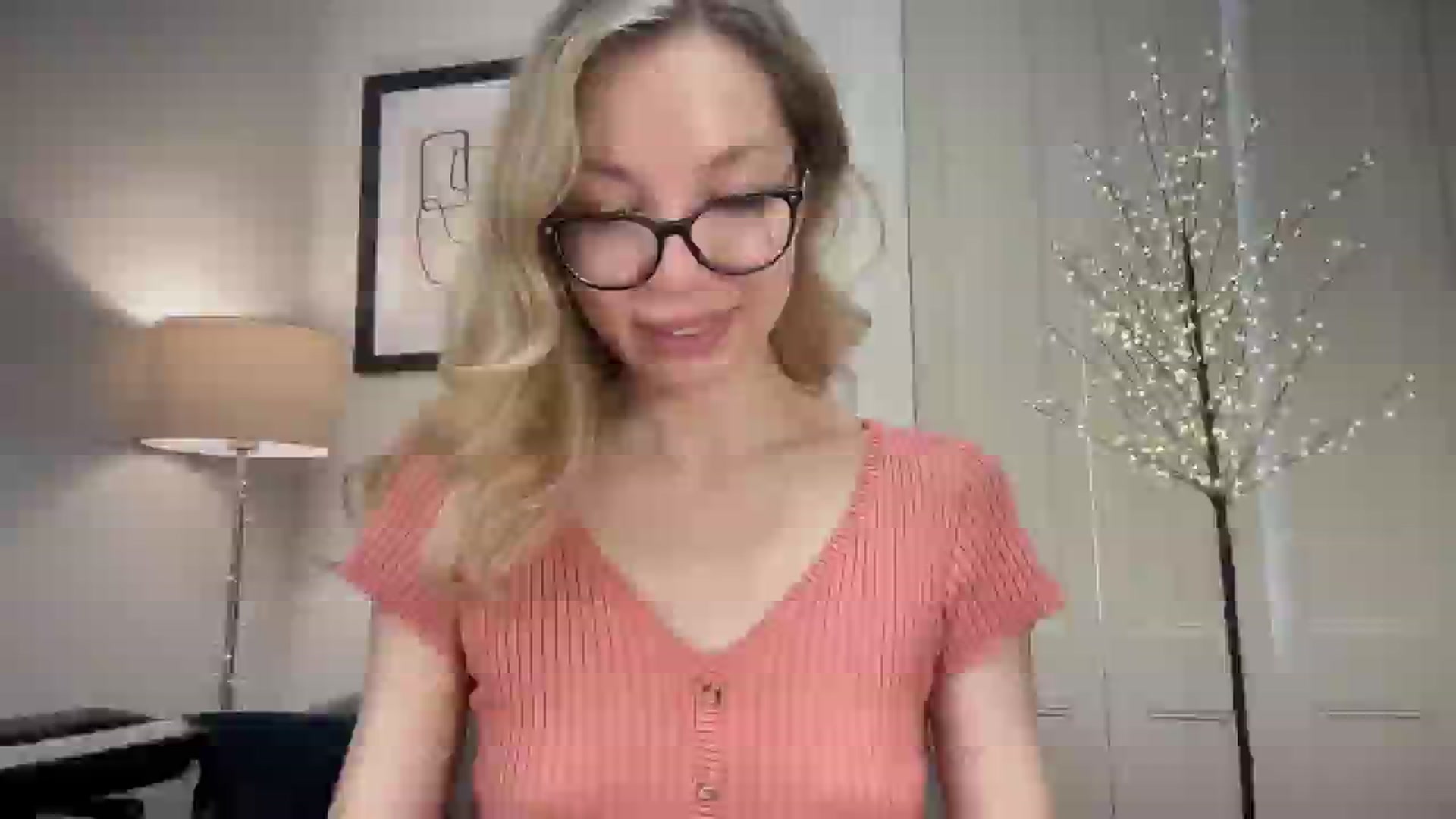 Gallery image thumbnail from Nansyfox1's myfreecams stream on, 12/24/2024, 10:49 image 10 of 20
