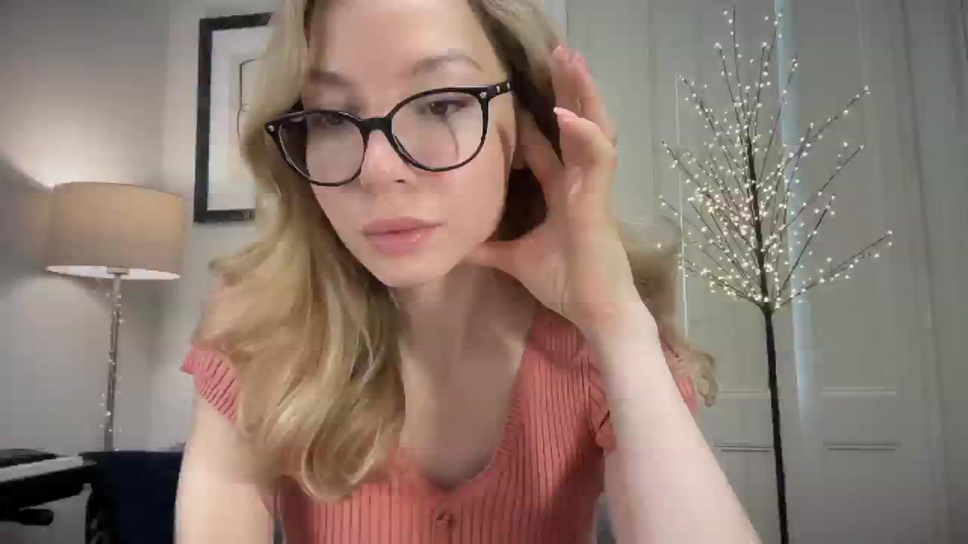 Gallery image thumbnail from Nansyfox1's myfreecams stream on, 12/24/2024, 10:49 image 3 of 20