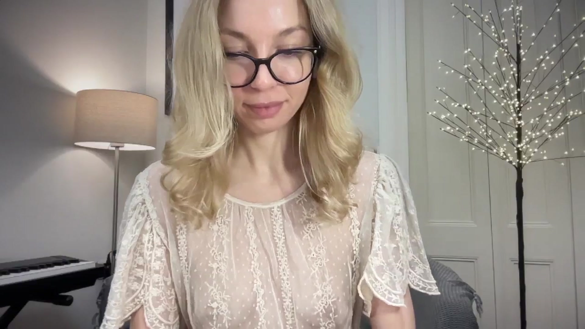 Gallery image thumbnail from Nansyfox1's myfreecams stream on, 12/27/2024, 19:02 image 9 of 20