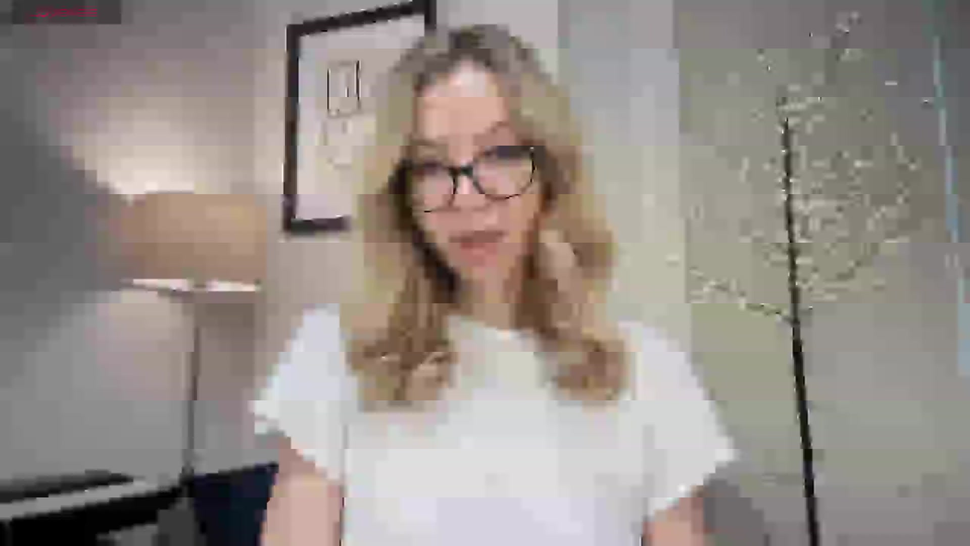 Gallery image thumbnail from Nansyfox1's myfreecams stream on, 12/30/2024, 09:58 image 4 of 20
