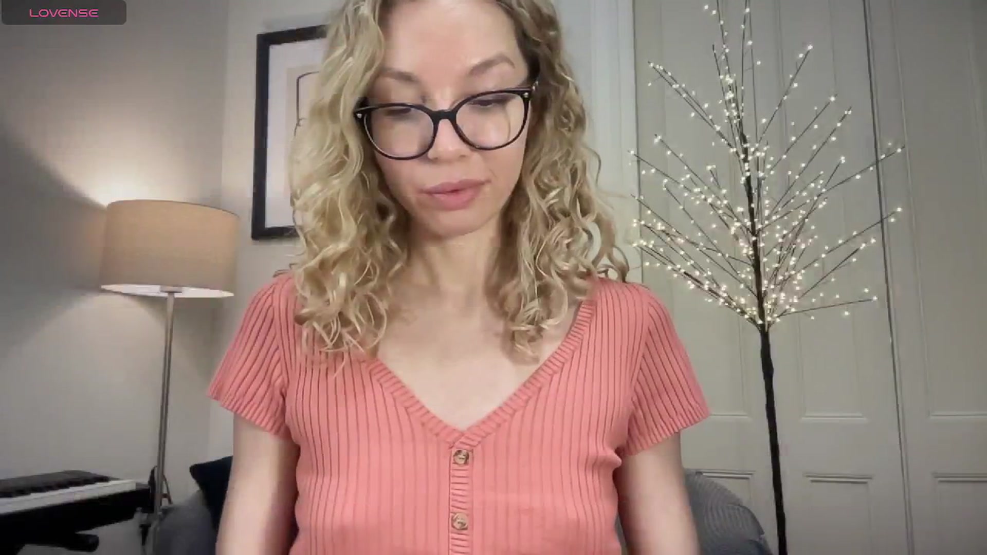 Gallery image thumbnail from Nansyfox1's myfreecams stream on, 01/06/2025, 17:12 image 20 of 20