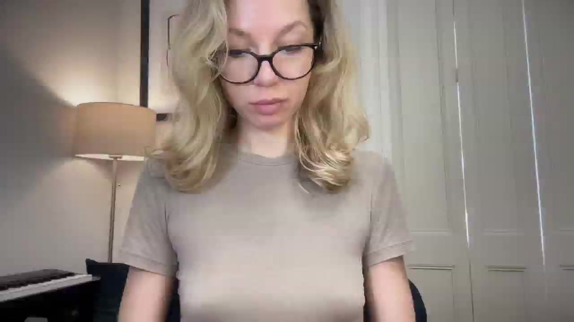 Gallery image thumbnail from Nansyfox1's myfreecams stream on, 04/17/2025, 10:01 image 19 of 20