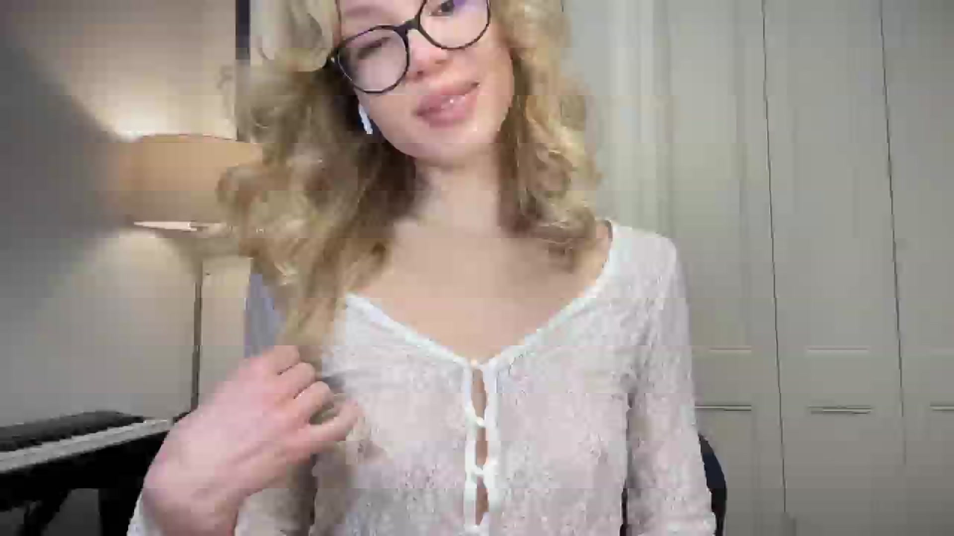 Gallery image thumbnail from Nansyfox1's myfreecams stream on, 04/21/2025, 18:54 image 2 of 20