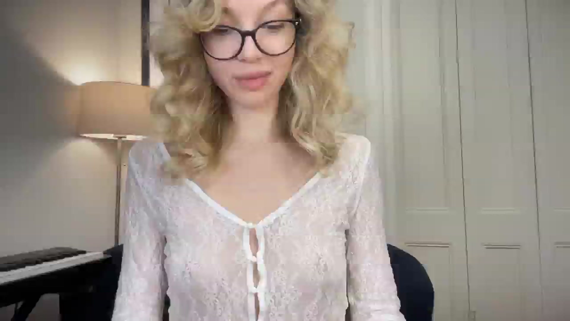 Gallery image thumbnail from Nansyfox1's myfreecams stream on, 04/21/2025, 18:54 image 9 of 20
