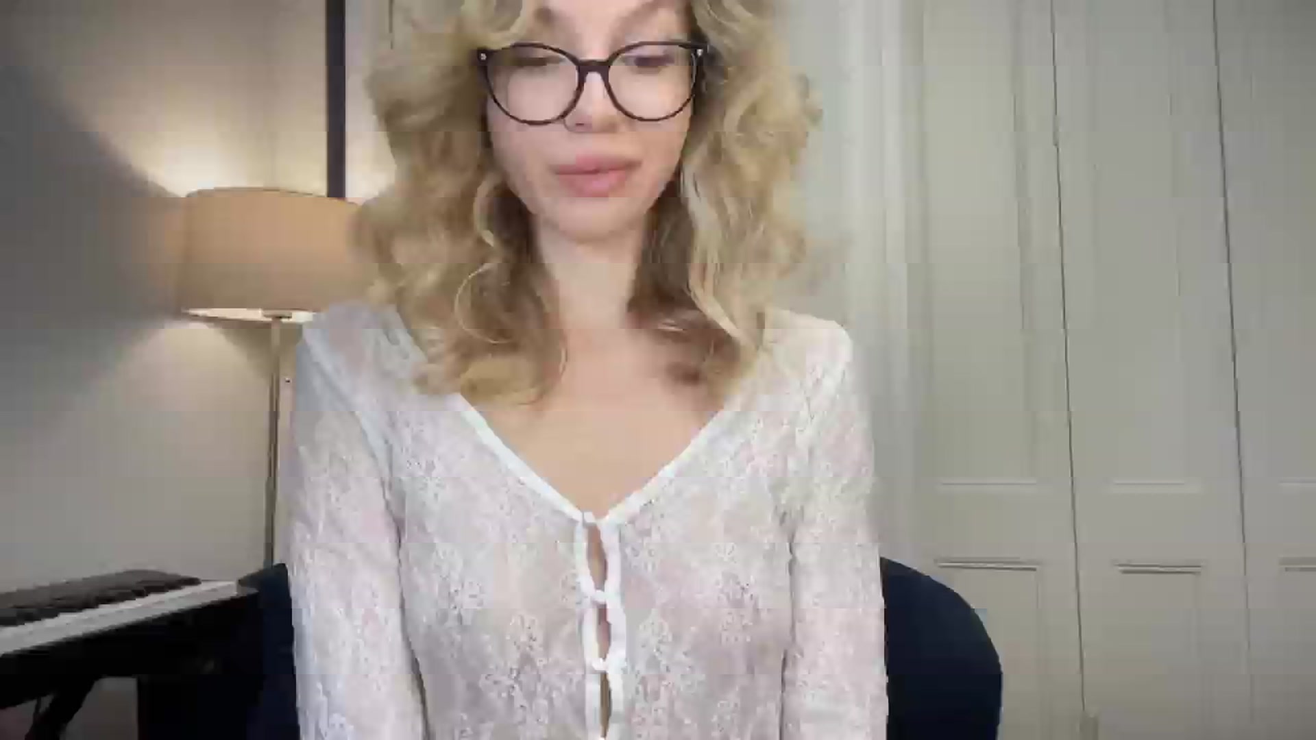 Gallery image thumbnail from Nansyfox1's myfreecams stream on, 04/21/2025, 18:54 image 12 of 20