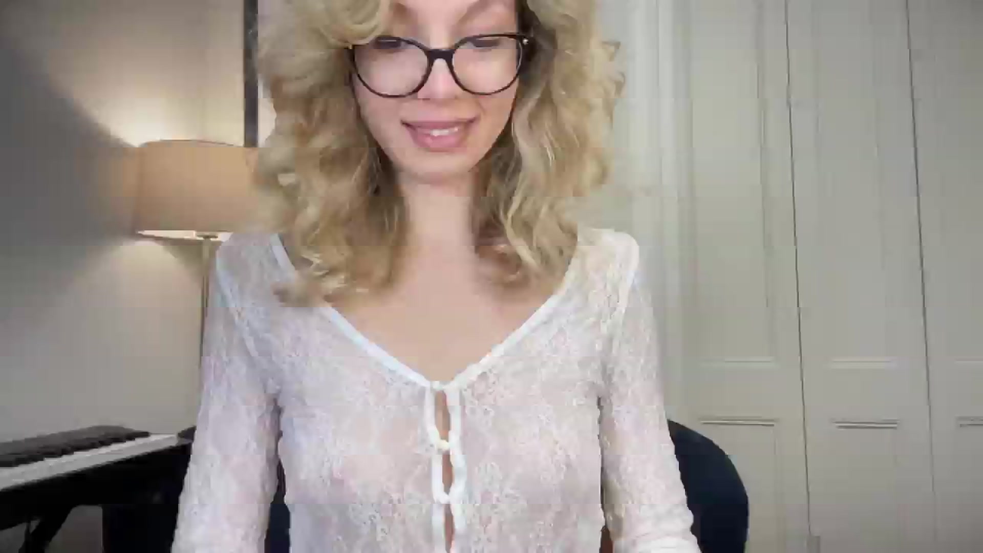 Gallery image thumbnail from Nansyfox1's myfreecams stream on, 04/21/2025, 18:54 image 7 of 20